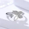 Koreanska versionen av kvinnornas enkla temperamentfe-high-end fjärilöppning zircon ring mode kristall ring smycken guld