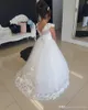 Mode weiße Blumen-Mädchen-Kleider für Hochzeit Kleider Spitze-Schärpe-Bogen-Mädchen-Geburtstags-Party-Kleid Tulle Festzug Kleider