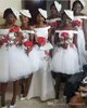 Sexy weiße kurze Brautjungfern-Partykleider, schulterfrei, rückenfrei, knielang, günstiges Brautjungfernkleid, Abschlussball-Cocktailkleider nach Maß
