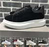 2019 Luksusowe Mody Designer Mężczyźni Kobiety Buty Sneakers Skórzane Aksamitne Czarne Białe Czerwone Płaskie Przypadkowe Buty Trenerzy Platformy 5-11