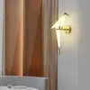 Постмодерна Simple Bird Бра Творческая индивидуальность Гостиная Спальня ночники Северная Дизайнер Showroom Настенный светильник освещения