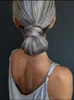 Elegante cola de caballo recta gris plateada postizo reflejos naturales tinte de aspecto natural trenzas francesas trenzas holandesas peinado gris de moda