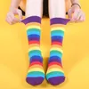 Calcetines largos de algodón elásticos para mujer, calcetín largo, Color caramelo, arcoíris, a rayas, informal, Retro, Harajuku