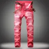 Новое поступление джинсов в стиле рок, мужские джинсы с простым дизайном, мужские мотобрюки в рубчик с украшением, красные джинсовые байкерские узкие брюки7927115