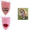 Ny Pet Valentine Scarf Lip Print Dog Bib Love Pet Grid Handduk Gåvor för Pet Plaid Print