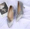 Hot Sale Crystals Stiletto Heel Silk Bröllop Skor För Bruddesigner Kvinnor Klackar Poined Toe Rhinestones Lady Pump