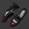 Klassiek feest 1025 Italiaanse elegante coiffeur loafers formele schoenen voor mannen glijden op trouwjurk