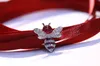 Fashion-Silk Ribbon Choker Halsband Röd Corundum Bee Bar Chokers Halsband för Kvinnor Collares Mujer Collier Ras Du Cou Choker Armband