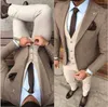 Ny design One Button Brown Tweed Groom Tuxedos Notch Lapel Groomsmen Mens Passar Bröllop / Prom / Dinner Blazer (Jacka + Byxor + Vest + Tie) K236