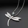 1st rostfritt stål Flying Dragonfly Charm Pendant Halsband Small Insect Animal Beneficial Girl Sweater Lucky Woman Mother Mens Family Gifts smycken