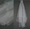 Modischer Hochzeitsschleier, 2-lagiger Hochzeits-Brautschleier, handgefertigter, mit Perlen verzierter Halbmond-Rand-Brautaccessoires-Schleier in den Farben Weiß und Elfenbein