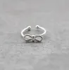 Mori kleiner frischer Linienhohlbogen versilberter Ring weiblicher Handschmuck