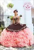 メキシコのQuinceanera Luxury Embroidery Quinceanera Dresses 2023 Coral Pink Ruffles Tiered Skirt Princess Sweet 15 Girls Prom Gown 214c