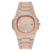 Les femmes de style amateurs mettent en vedette la marque de luxe Iced Out Watch Gold Diamond Watch for Men Women Square Quartz Afficulté Wristwatc2503