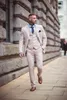 2020 Beaux hommes Tuxedo Groom Costumes revers cranté Slim Fit un bouton de haute qualité Business Prom Party Blazer Veste (veste + gilet + pantalon)