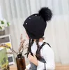 Gorro de bebé de otoño e invierno, gorro tejido con bolas de pelo para hombre y mujer, gorro con cierre de perlas, gorro cálido y encantador para padres e hijos, marea EEA205