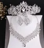 Los pendientes de la corona de la corona de la boda de la novia de alta gama más vendidas Pendientes del conjunto de tres piezas Diseñador blanco Crystal Hecho a mano artesanía gratis