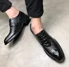 Sukienka Buty Mężczyźni Alligator Drukuj Smart Casual Buty Czerwona ślubna Lace Up Formalne Biznes Oxfords Szpiczasty palce Derby Buty