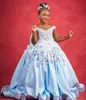 Abito da ballo blu cielo Abiti da ragazza di fiori per matrimonio Vedi Thro Beaded Puffy Little Girls Pageant Dress Fiori 3D Bambino Primo Commu260A