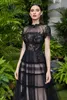 プロムセクシーな黒いドレスハイネックレースビーズセレブリティパーティーガウン床の長さのラインコスチュームフォーマルイブニングドレス