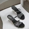 Slippers uitgesneden zomer strand sandalen designer mode vrouwen dia's outdoor slippers Crystal hak indoor slip op slippers