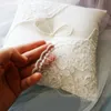 2019 Новые элегантные деликатные два размера свадебные кольца подушка из слоновая сатин свадебные церемония кольца подушки с бантом