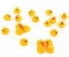 Sons de jouet de canard d'eau de bain pour bébé de haute qualité Mini les canards en caoutchouc jaune Baignier petit jouet de canard Enfants nageant les cadeaux de plage K93697149