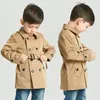 Baby Vintage Tench Coat Boy Girl Designer Kläder Vindsäker jacka Brittisk dubbelbröst vindbrytare TurnDown Collar Butn Bel1002036