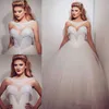 Bling-Ballkleid-Hochzeitskleider mit Bateau-Ausschnitt, herzförmiger Illusion, 2020–2021, mit Perlen verziert, Glaskristallen, Tüll, elegante Brautkleider