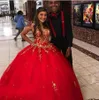 2021 старинные красные платья Quinceanera Кристаллы бисер сладкие 16 платье без рукавов бальное платье Милая Золотая аппликация девушка Brinthday Party Format Prom Вечерние платья