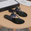 Vendita calda-augurio Infradito Pantofola Moda di lusso Sandali in vera pelle Sandali con catena in metallo Scarpe casual da donna SZ 36-42 n07
