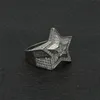 Bague Microscope Hip Hop de haute qualité Bague en diamant pour homme Dominateur étoile à cinq branches design tridimensionnel zc bague en cuivre argenté pour homme