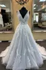 Elegante V-hals Zilver Grijze Trouwjurken Een Lijn Tulle Sweep Trein Prinses Kant Applique Ruched Ploettes Bruidsjurk Vestido de Novia