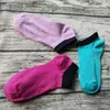 Vente en gros Chaussettes noires roses Amour Cheville Chaussettes Multicolores Cheerleaders Sport Chaussette Courte Filles Femmes Coton Chaussettes De Sport Rose Football Sneaker