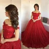 Charmig Ruby Bridal Gowns Ball Gown Lace Appliques Tulle Bröllopsklänning Sweep Train Vestido de Noiva