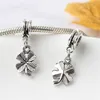 Lucky Clove Dangle Charm Bead Fashion Women Smycken Bedövning Design Europeisk stil Fit för Pandora Armband Panza004-39