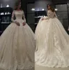 2019 Arabiska Bateau Neck Lace Ball Gown Bröllopsklänningar Långärmade Tulle Applique Ruched Sweep Train Bröllop Bröllopsklänningar Robe de Mariée