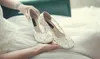 ブリンブリンの花の結婚式の靴セクシーなブライダルドレスハイヒールの靴のぞき見ながら白いレースクリスタルハンドクラフト女性のプロムパーティーポンプF02