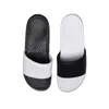 Hot Koop Mannen Dames Designer Slippers Benassi Zwart Wit Rood Gestreepte Sandalen Causale Antislip Summer Slippers Slippers Slippat Maat 36-45