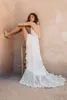 2019 Vestidos de noiva boêmios Halter Deep V Neck Luxury Bordery Sweep Train Backless Bridal Gown Custom feito praia boho weddin216s