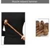 Massageador muscular de madeira martelando martelo de madeira perna batendo meridiano batendo nas costas massagem corporal estresse relaxar manual de mão