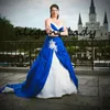 Abiti da sposa gotici blu e bianchi reali 2019 Abito da sposa da sposa da sposa con corsetto con lacci in pizzo con scollo a cuore vintage215f