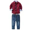 2 шт. Новые моды мальчики хлопчатобумажные клетки красная рубашка + синие сплошные джинсы одежда набор детей с длинным рукавом рубашка