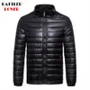 2018 Winter Men Ultralaght Down Kurtka 90% White Duck Down Kurtki Grube Ciepłe Slim Parkas Hombre Mężczyzna Portable Odzież Outwear