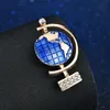 Broche Globe en émail bleu or de haute qualité, Badge, meilleurs cadeaux pour femmes, broches en strass, accessoires de costume b214