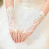 Fashion-New Bride Wedding Lace Stitch Diamond Wedding Gloves Kort bröllopstillbehör ST16 Hela försäljningspris Gratis frakt