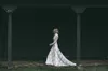 2020 vintage koronkowe sukienki z syreny wiejskiej Wysokie szyję pociąg Seksowne bez pleców przyciski pokrytą plażą ślubną suknię ślubną