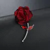 Crystal Gesimuleerde Rode Stof Bloem Broches Limited Vrouwen Elegante Plant 3D Rose Bloem Bruiloften Banket Broooch B122