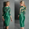 Elegancka Green Mother Dress Jewel Neck Appliqued Długie Rękawy Długość Kolana Sash Wzburzyć Wedding Gościnni Suknie Custom Made Suknie wieczorowe