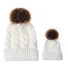 9 colori Cappelli lavorati a maglia Parentchild 2 pezzi Cappelli invernali in pelliccia calda Pom Baby Mom Pom Pom Beanie Berretto da sci Berretto lavorato a maglia DHL JY6834803574